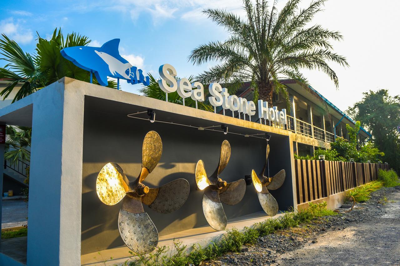 Sea Stone Hotel Накхон Си Тамарат Екстериор снимка