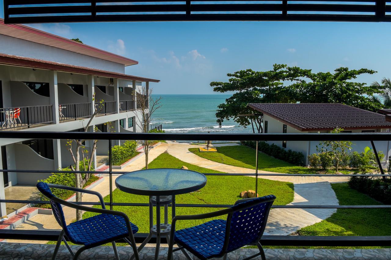 Sea Stone Hotel Накхон Си Тамарат Стая снимка