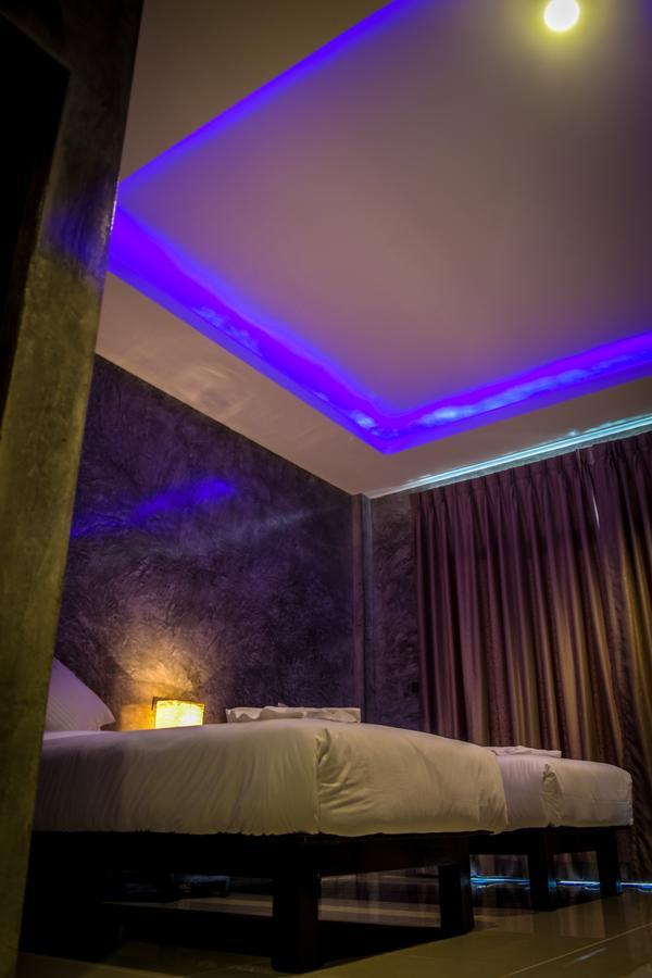 Sea Stone Hotel Накхон Си Тамарат Стая снимка