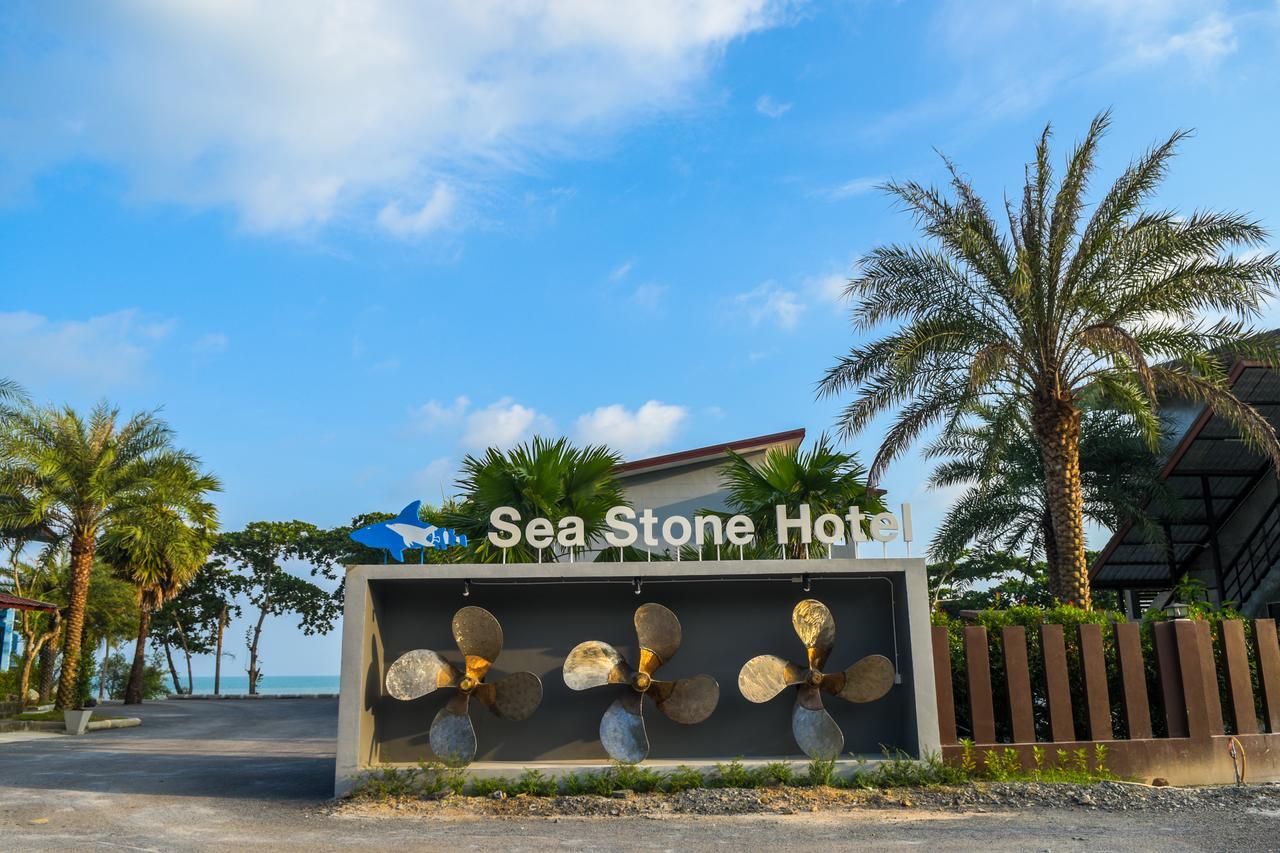 Sea Stone Hotel Накхон Си Тамарат Екстериор снимка