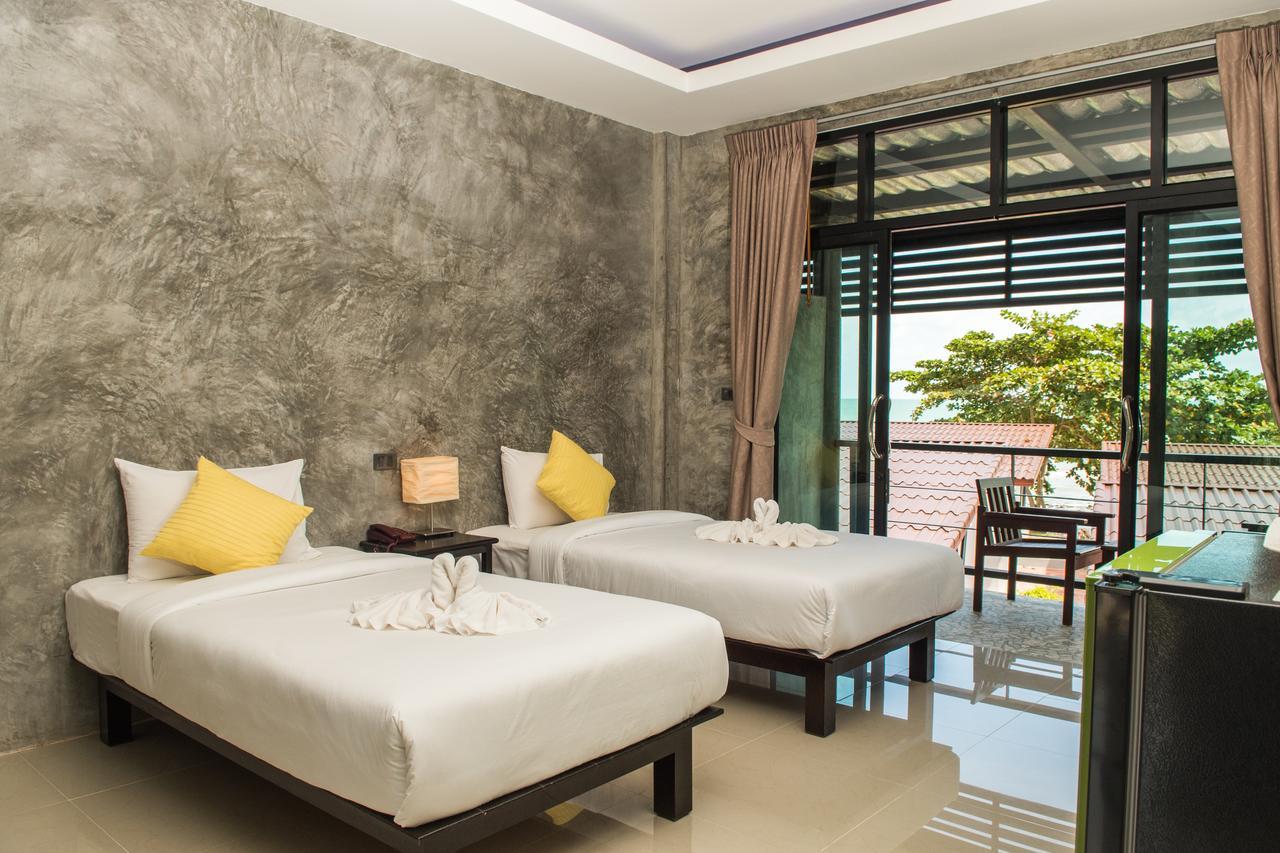 Sea Stone Hotel Накхон Си Тамарат Стая снимка