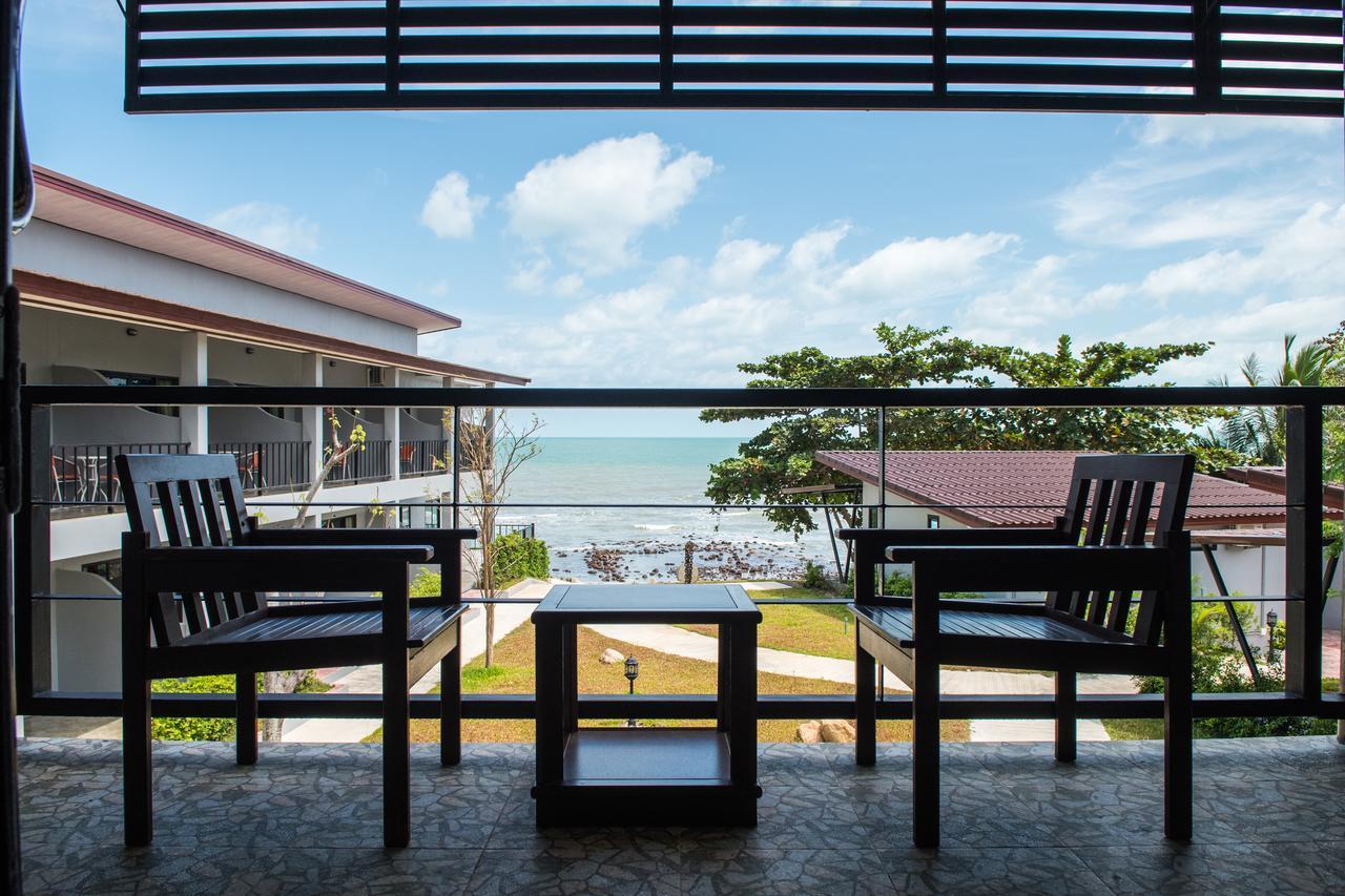 Sea Stone Hotel Накхон Си Тамарат Стая снимка