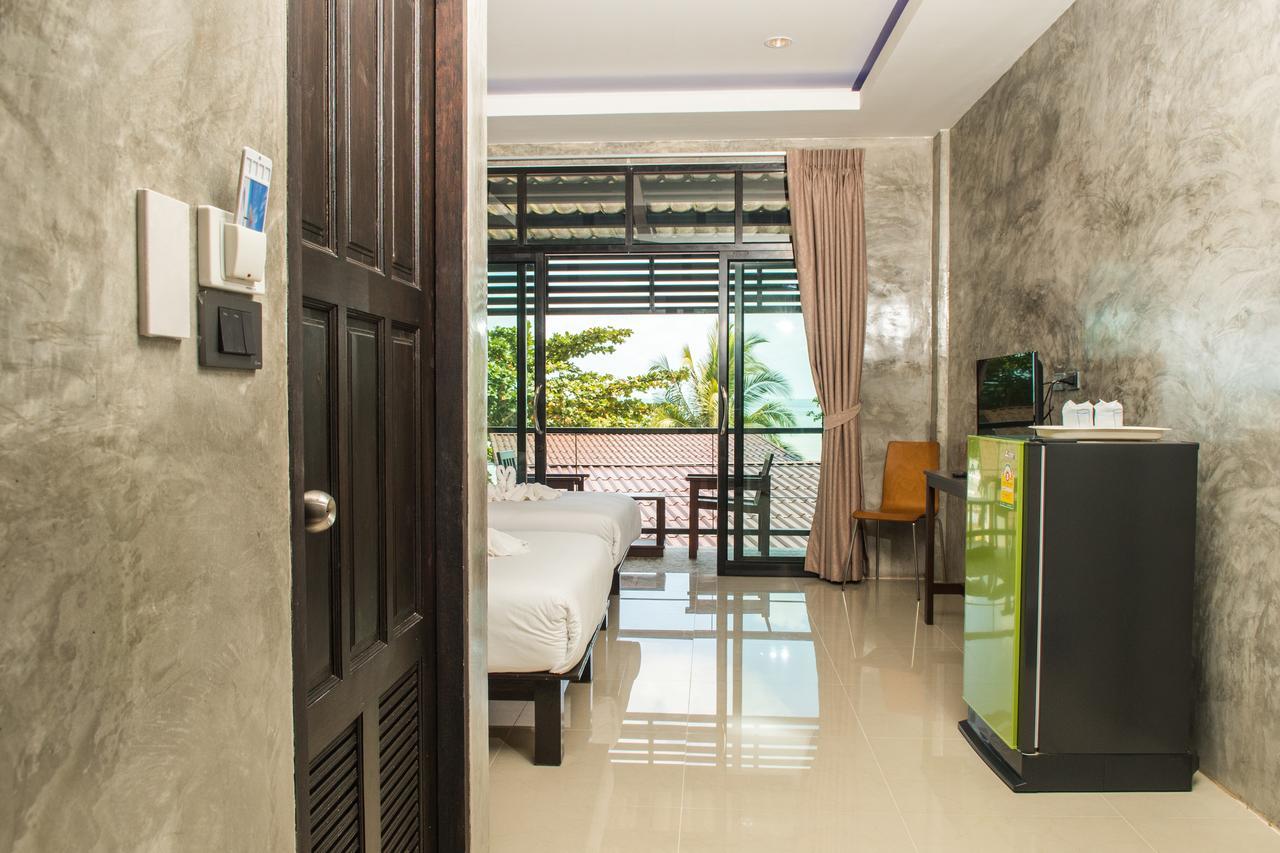 Sea Stone Hotel Накхон Си Тамарат Стая снимка