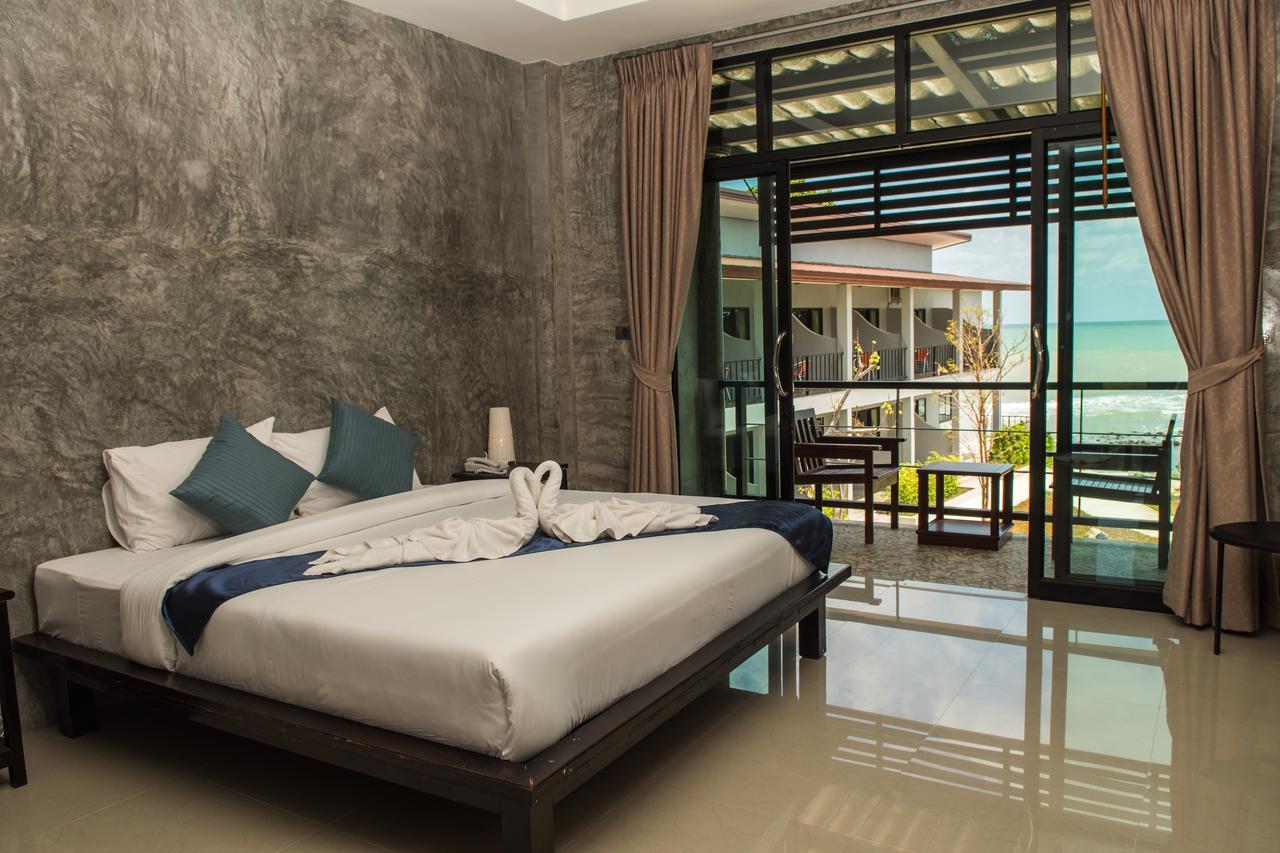 Sea Stone Hotel Накхон Си Тамарат Стая снимка