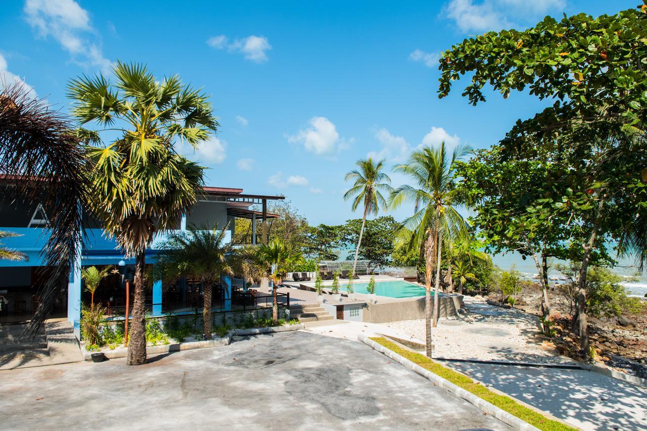 Sea Stone Hotel Накхон Си Тамарат Екстериор снимка